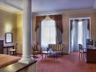 Hotel Petro Palace