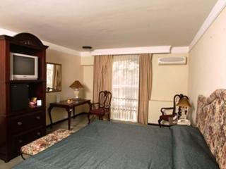 Hotel Plaza Camelinas