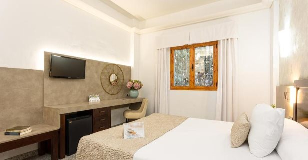 Hotel Plaza Del Castillo