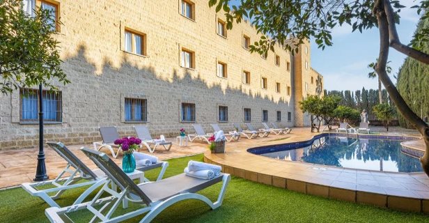 Hotel Plaza Del Castillo