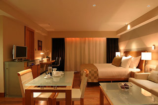 Hotel Plaza On The River Club And Residence - Suites
