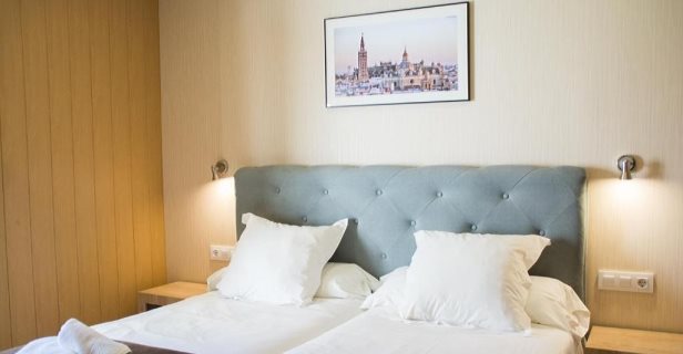 Hotel Plaza Sevilla