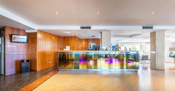 Hotel Port Valencia Azafata