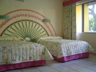 Hotel Posada Jacarandas