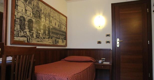 Hotel President