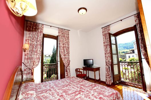 Hotel Puente Romano