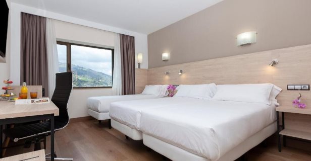 Hotel Puerta De Bilbao