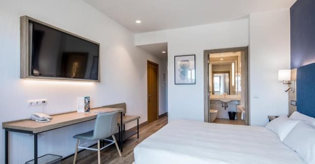 Hotel Puerta De Bilbao