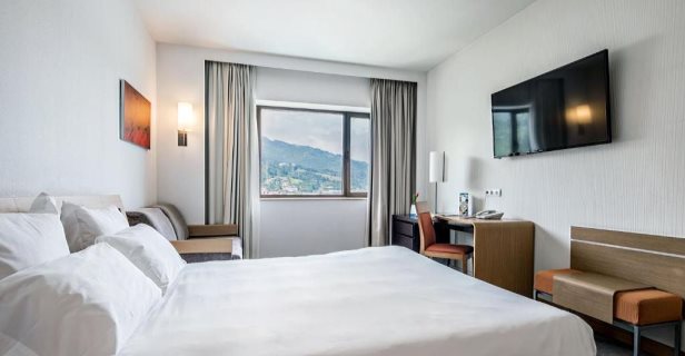 Hotel Puerta De Bilbao