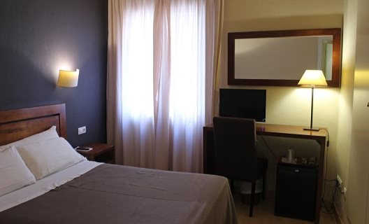 Hotel Puerta De España