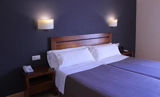 Hotel Puerta De España