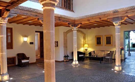 Hotel Puerta De La Luna