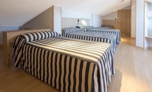 Hotel Puerta De La Santa