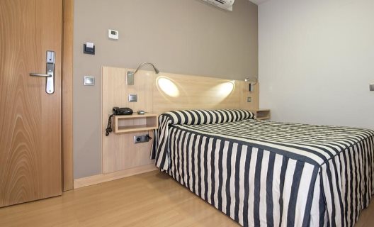 Hotel Puerta De La Santa