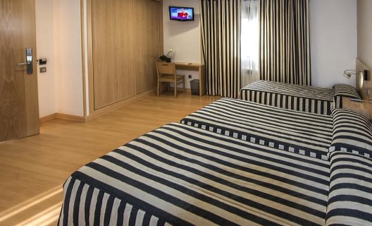 Hotel Puerta De La Santa