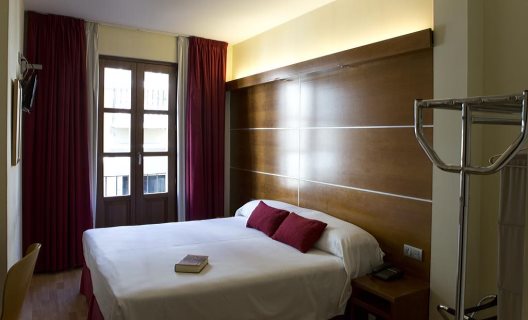Hotel Puerta De Las Granadas