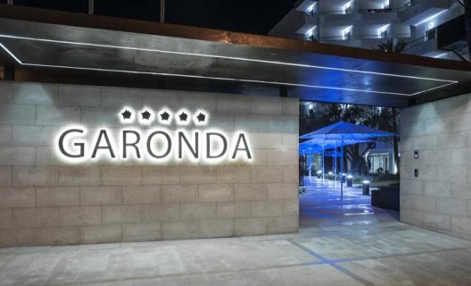 Hotel Pure Salt Garonda