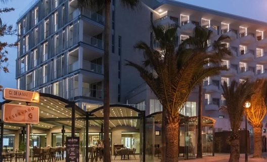 Hotel Pure Salt Garonda