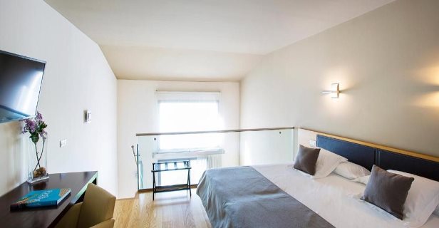 Hotel Qgat Suites & Events