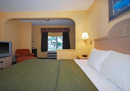 Hotel Quality Inn And Suites On The Beach