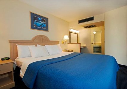 Hotel Quality Inn And Suites On The Beach