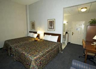 Hotel Quality Inn At Raritan Center