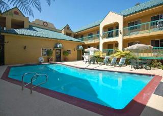 Hotel Quality Inn Near Hollywood Walk Of Fame