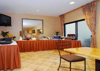 Hotel Quality Inn & Suites
