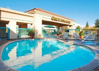Hotel Quality Inn & Suites