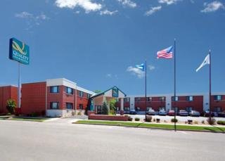 Hotel Quality Inn & Suites