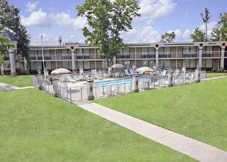 Hotel Quality Inn & Suites