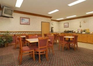 Hotel Quality Inn & Suites