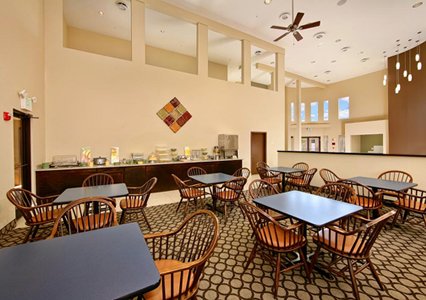 Hotel Quality Inn & Suites