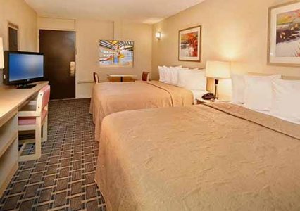 Hotel Quality Inn & Suites