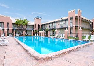 Hotel Quality Inn & Suites