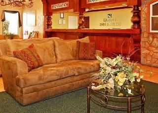 Hotel Quality Inn & Suites