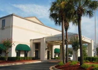 Hotel Quality Inn & Suites