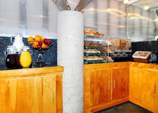 Hotel Quality Inn & Suites