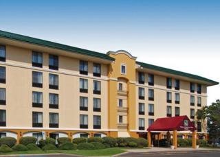 Hotel Quality Inn & Suites