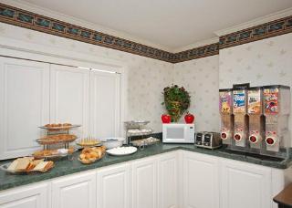 Hotel Quality Inn & Suites