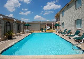 Hotel Quality Inn & Suites