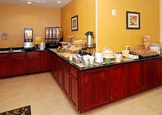 Hotel Quality Inn & Suites