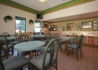Hotel Quality Inn & Suites Airport