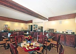 Hotel Quality Inn & Suites Coliseum