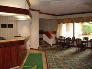 Hotel Quality Inn & Suites East