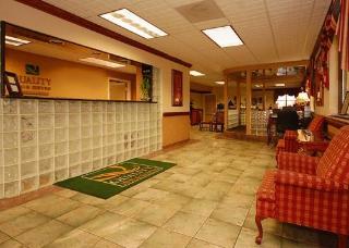 Hotel Quality Inn & Suites Ft. Jackson Maingate