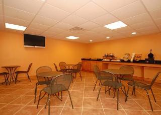 Hotel Quality Inn & Suites Starlite Village Conference