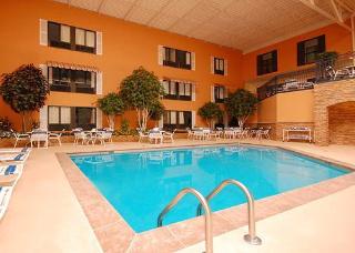 Hotel Quality Inn & Suites Starlite Village Conference
