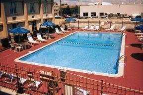 Hotel Quality Inn & Suites-warren