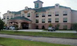 Hotel Quality Suites Bush-iah Airport